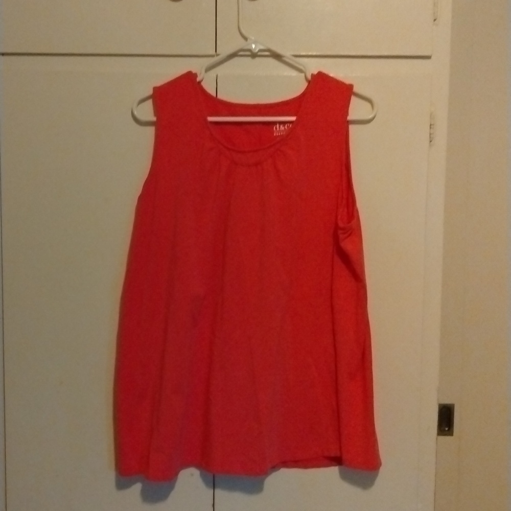 Scoop neck tank